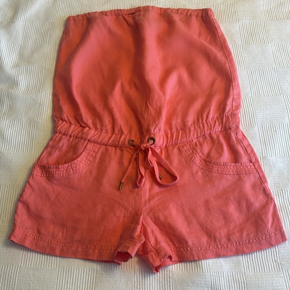 NWOT Guess romper. Still has a sticker inside. Like new. - Picture 6 of 7